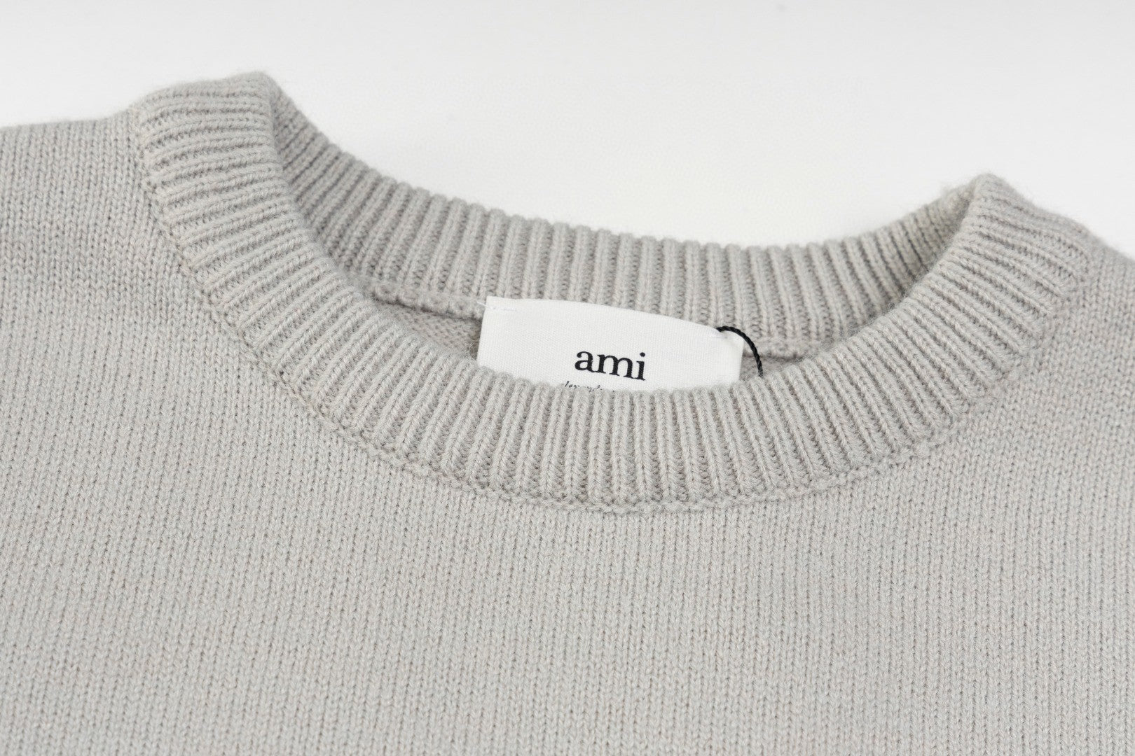 AMI Paris Classic Jacquard Heart Crewneck Sweater – 2025SS