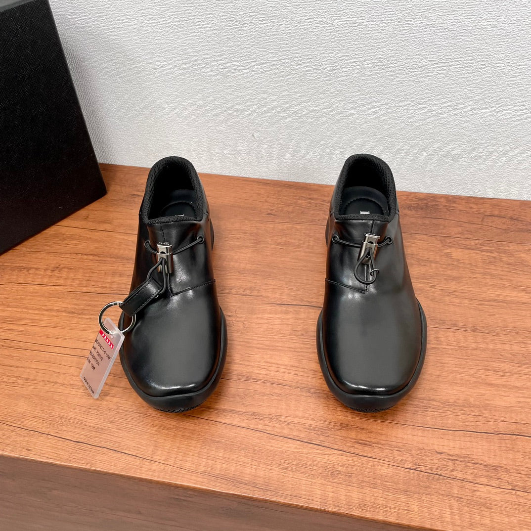 Prada Toblach Leather Casual Sneakers